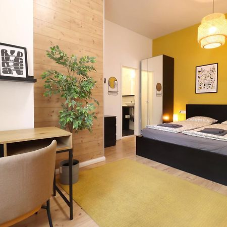 A13 Downtown Apartments With Parking Будапеща Екстериор снимка