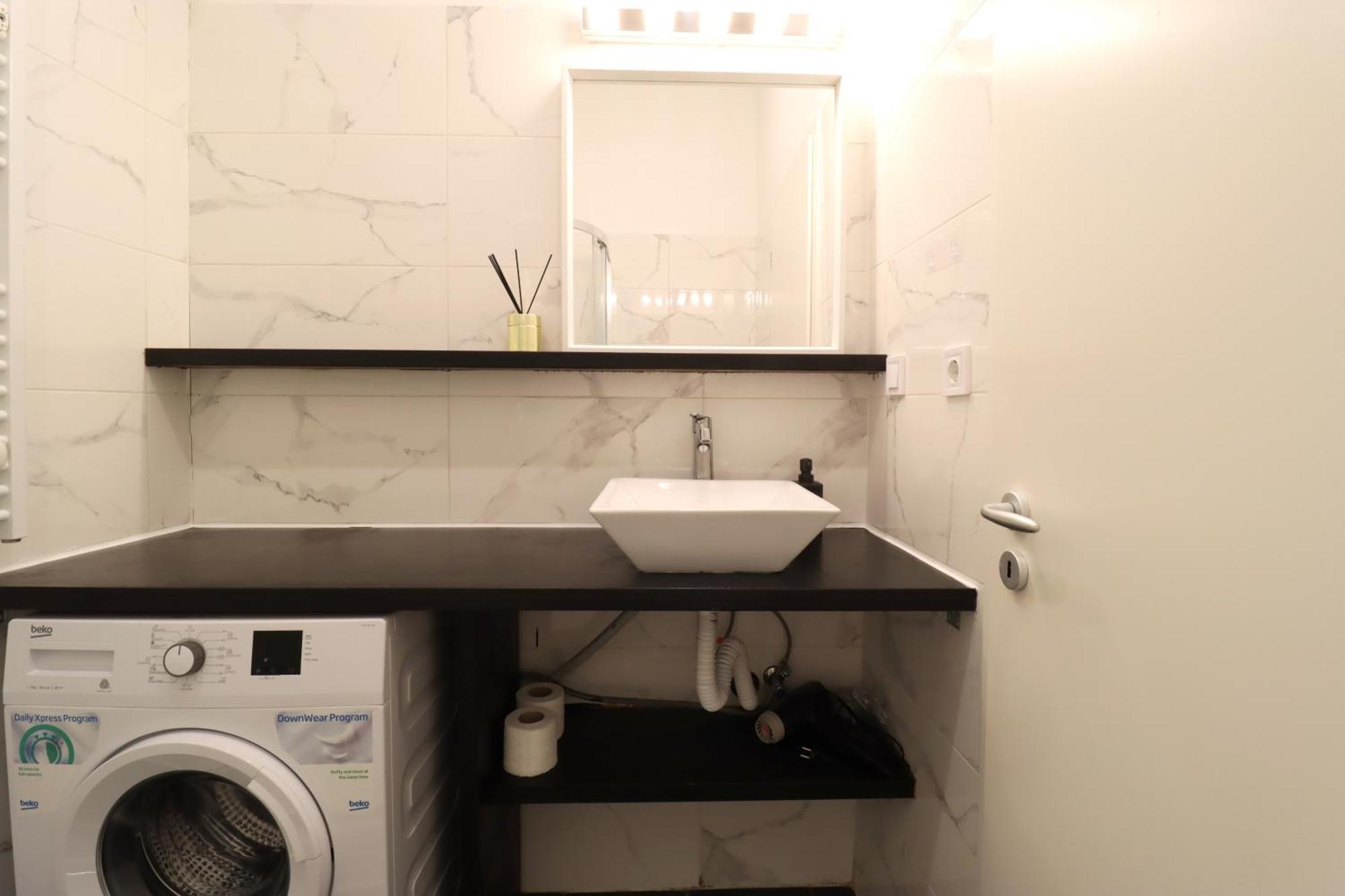 A13 Downtown Apartments With Parking Будапеща Екстериор снимка