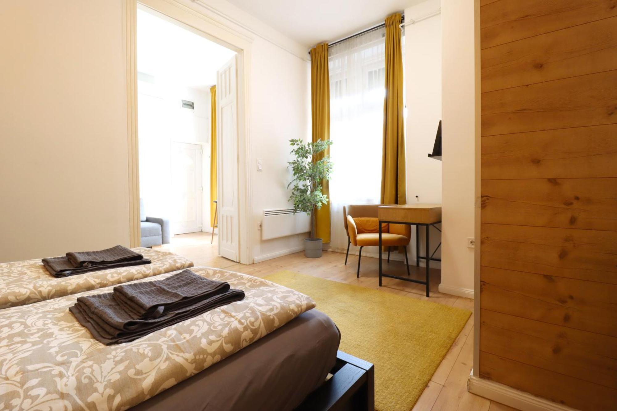 A13 Downtown Apartments With Parking Будапеща Екстериор снимка